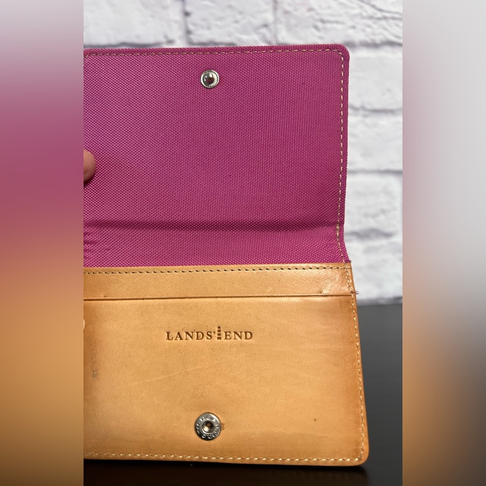 Lands’ End Small Bifold Card Wallet w/Canvas Exterior & Leather Interior - Picture 8 of 10